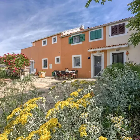 2 Bedroom In Apartamento Veli Lošinj