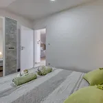 Appartamento Gorgeous In With Wifi
