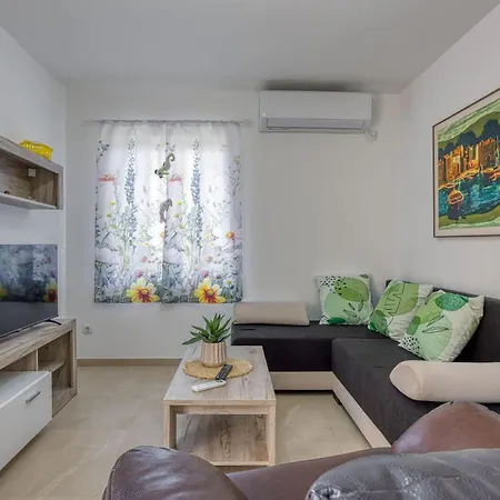 شقة 2 Bedroom In *