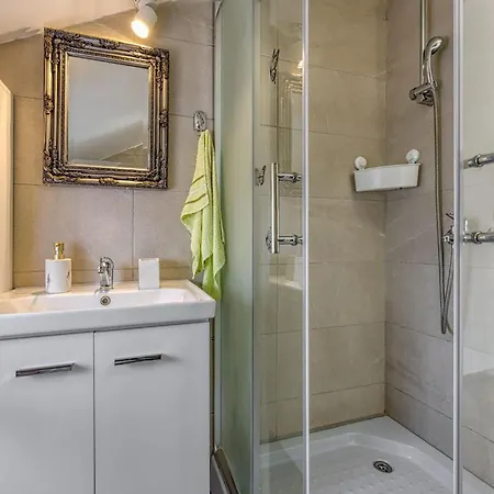 2 Bedroom In *